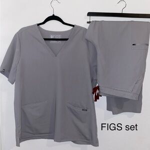 FIGS Classic Gray Scrub Ensemble